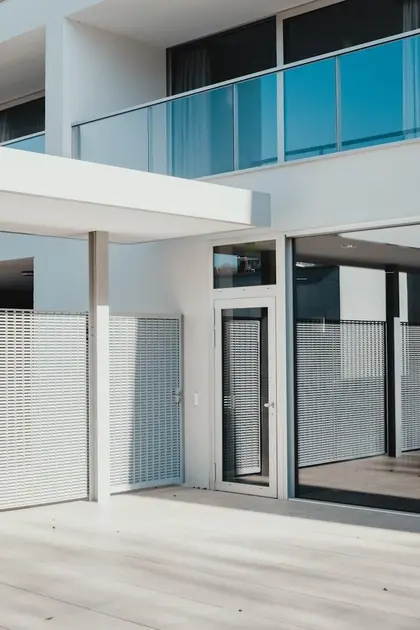 comparação cobertura de vidro e policarbonato