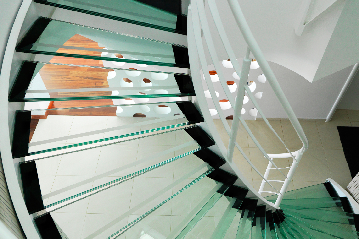 piso-de-vidro-para-mezaninos-estilo-e-seguranca